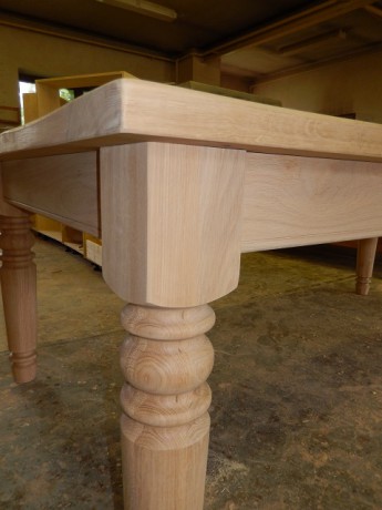 dubový stůl bez povrchu detail nohy (ve stylu PROVENCE)